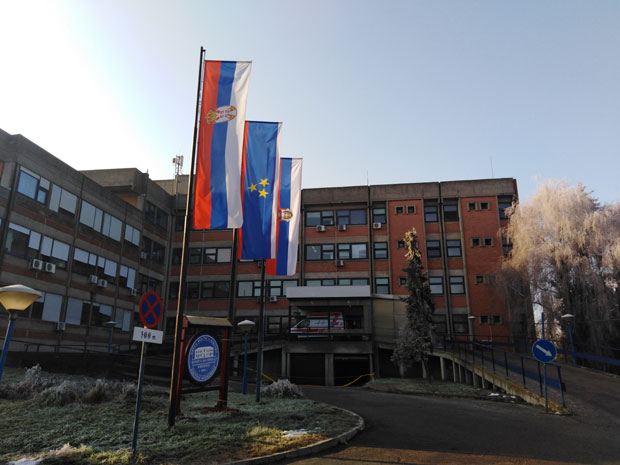 Мушкарац из Кикинде направио УЗБУНУ у болници: Није пријавио да је био у Милану, због контакта са њим сестре и лекари у кућној изолацији